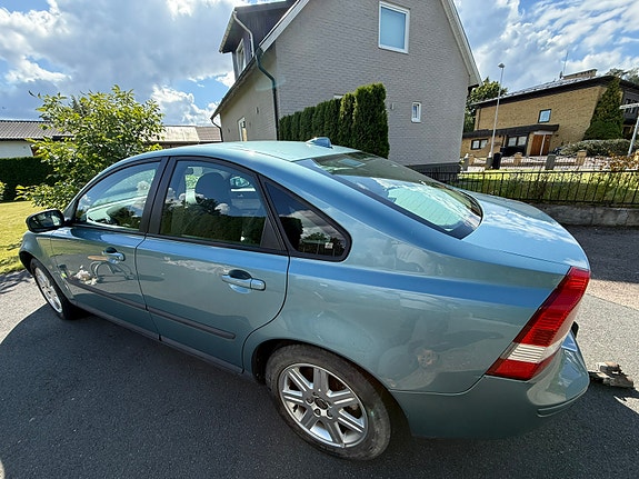 Volvo S40 3 of 5