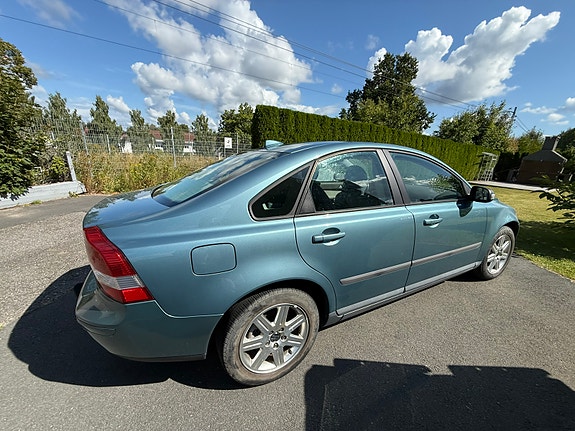Volvo S40 5 of 5