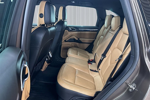 Porsche Cayenne 20 of 21