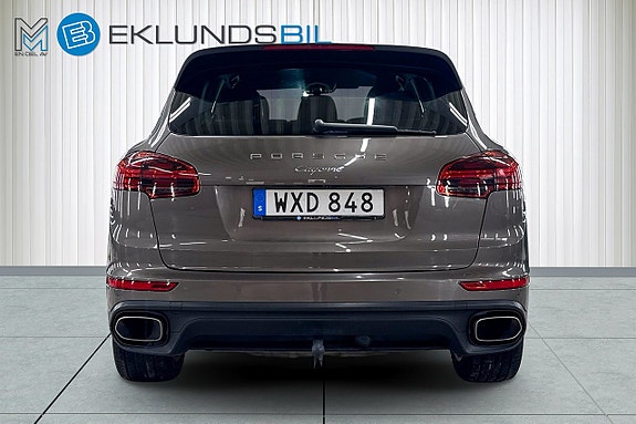 Porsche Cayenne 5 of 21