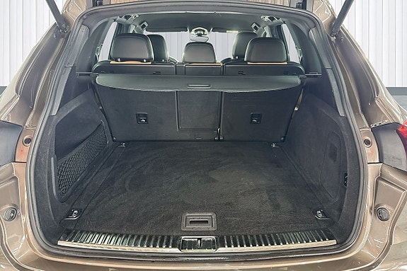 Porsche Cayenne 21 of 21