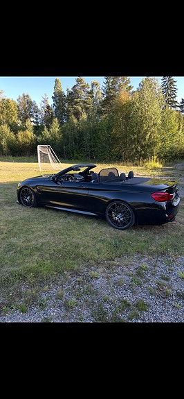 BMW M4 6 of 8