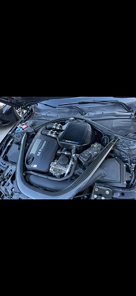 BMW M4 2 of 8