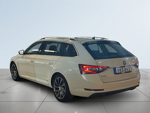 Skoda Superb 5 of 19