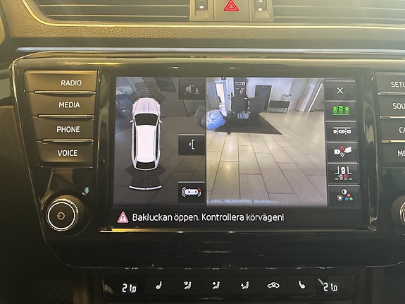 Skoda Superb 15 of 19