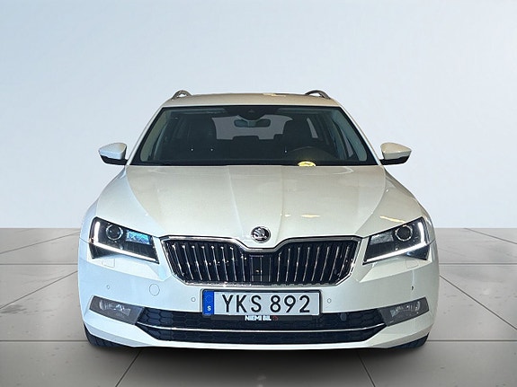 Skoda Superb 2 of 19