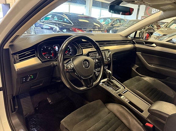 Volkswagen Passat 11 of 27