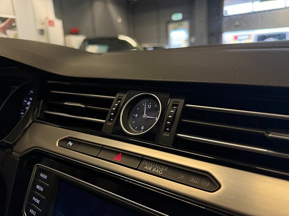 Volkswagen Passat 26 of 27