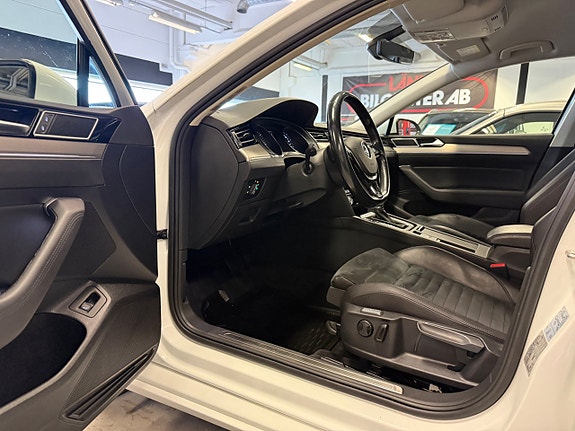 Volkswagen Passat 13 of 27