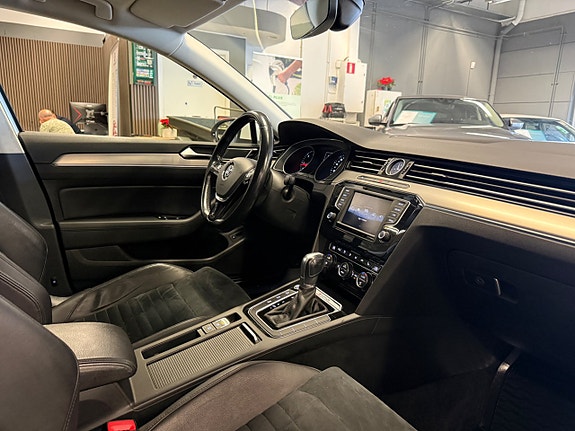 Volkswagen Passat 23 of 27