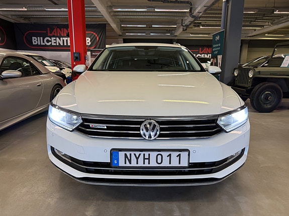 Volkswagen Passat 4 of 27
