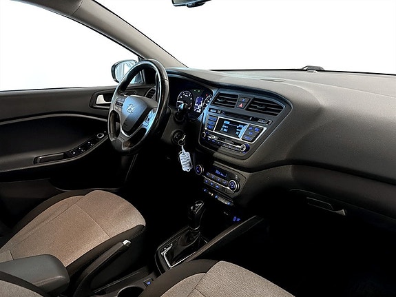 Hyundai i20 13 of 18
