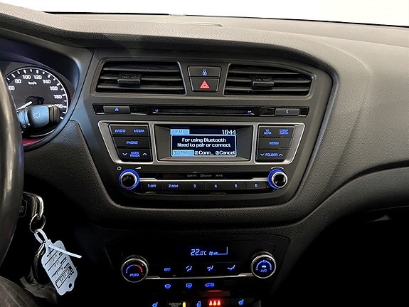Hyundai i20 10 of 18