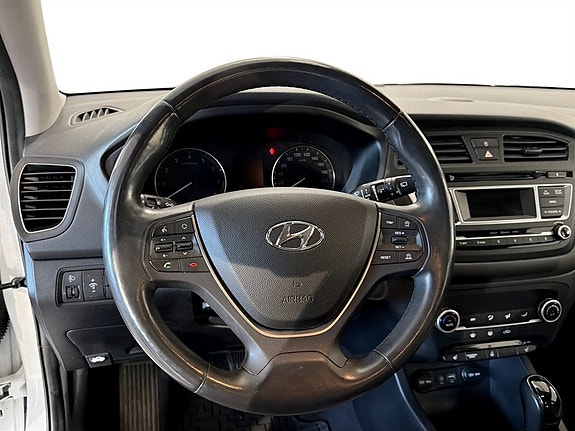 Hyundai i20 7 of 18