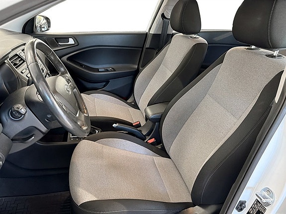Hyundai i20 4 of 18