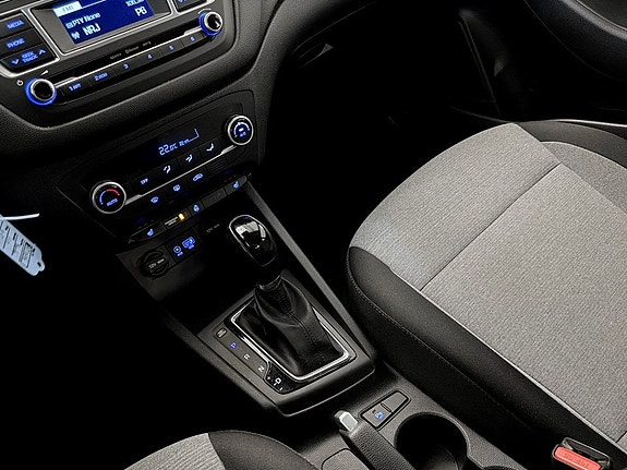 Hyundai i20 12 of 18