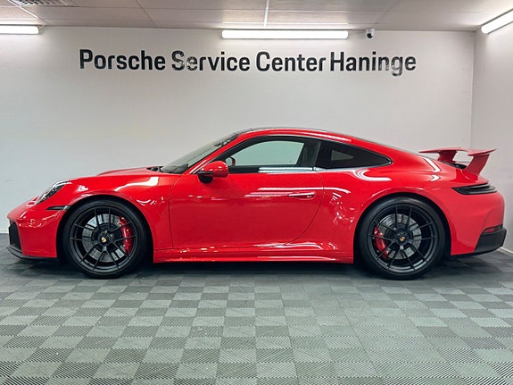 Porsche 911 Carrera GTS 3 of 22