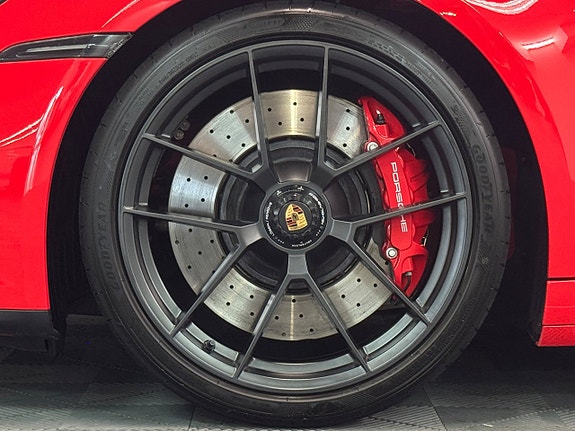 Porsche 911 Carrera GTS 22 of 22