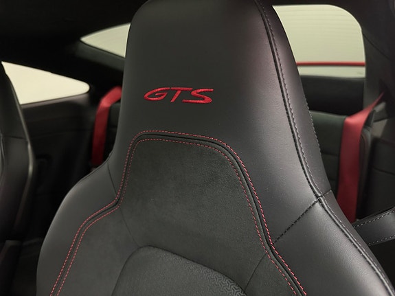 Porsche 911 Carrera GTS 15 of 22