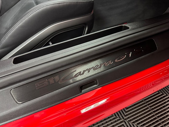 Porsche 911 Carrera GTS 7 of 22