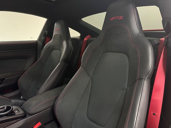 Porsche 911 Carrera GTS 14 of 22