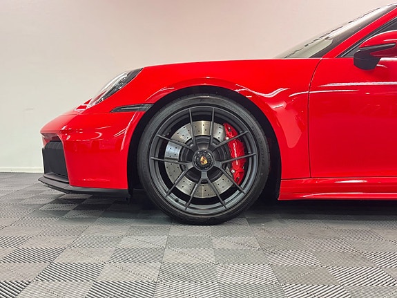 Porsche 911 Carrera GTS 21 of 22