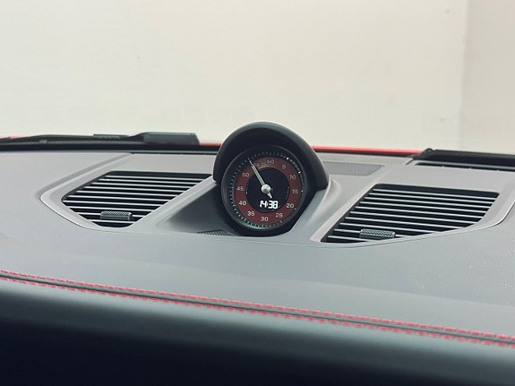 Porsche 911 Carrera GTS 10 of 22