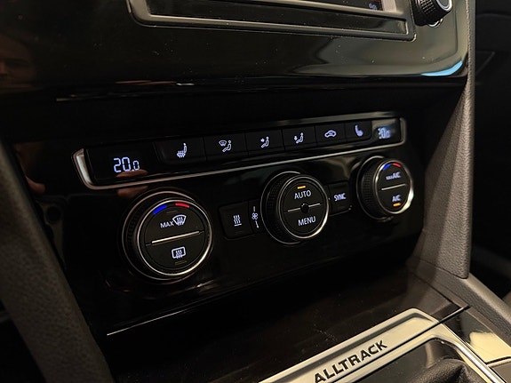 Volkswagen Passat Alltrack 15 of 23
