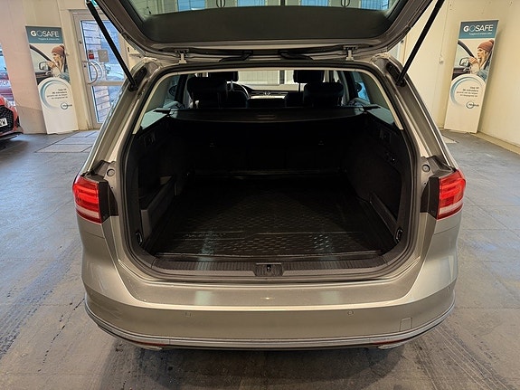 Volkswagen Passat Alltrack 20 of 23