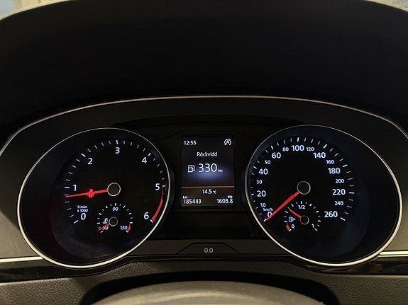 Volkswagen Passat Alltrack 11 of 23