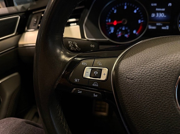 Volkswagen Passat Alltrack 12 of 23