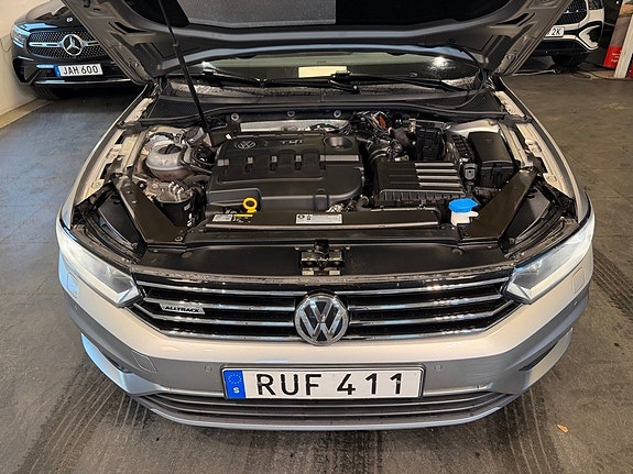 Volkswagen Passat Alltrack 21 of 23