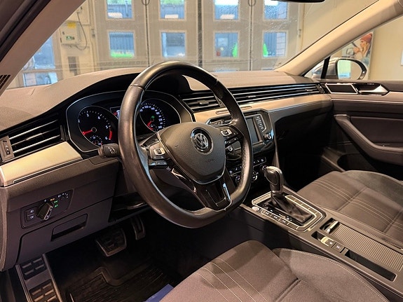 Volkswagen Passat Alltrack 7 of 23