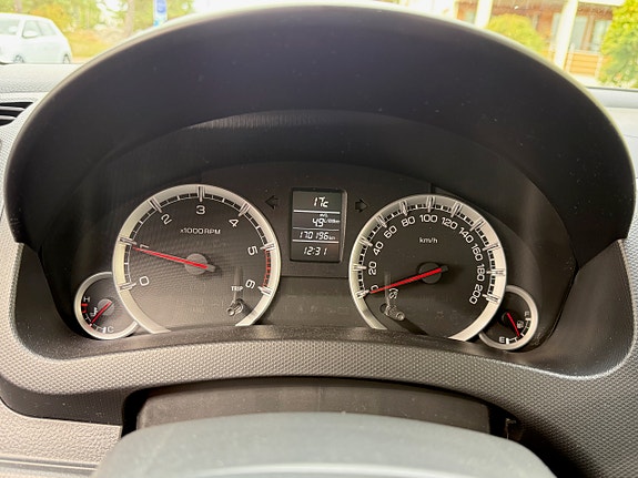 Suzuki Swift 9 of 12