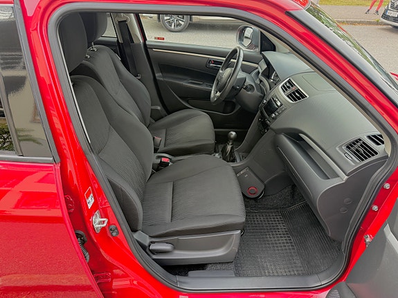 Suzuki Swift 8 of 12
