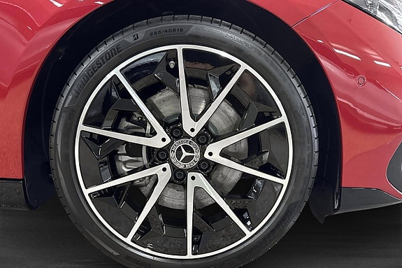 Mercedes-Benz CLA350 5 of 20