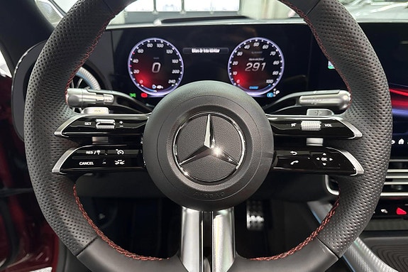 Mercedes-Benz CLA350 7 of 20