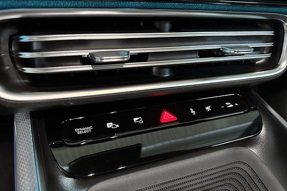 Mercedes-Benz CLA350 9 of 20