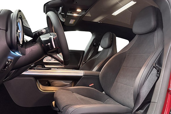 Mercedes-Benz CLA350 13 of 20