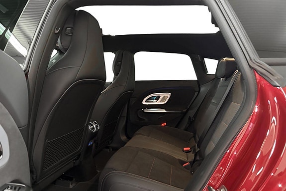 Mercedes-Benz CLA350 15 of 20