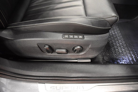 Skoda Superb 16 of 30