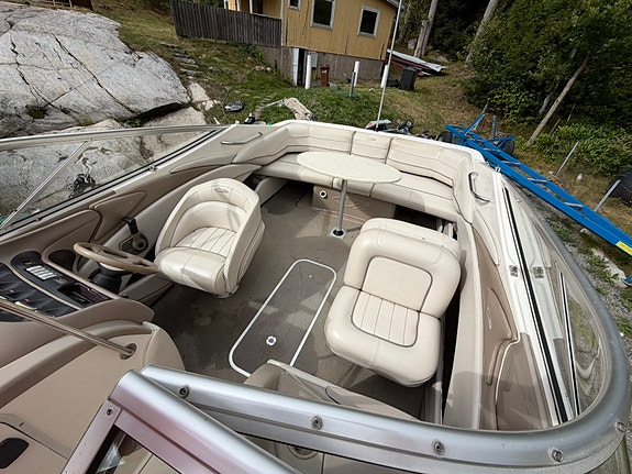 Maxum 2300 SR Mercruiser 5.7 260hk Alpha One rejäl Trailer 12 of 15