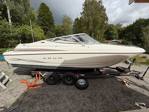 Maxum 2300 SR Mercruiser 5.7 260hk Alpha One rejäl Trailer 5 of 15