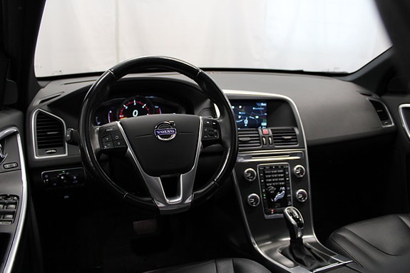 Volvo XC60 24 of 30