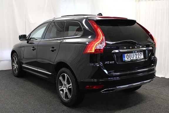 Volvo XC60 10 of 30