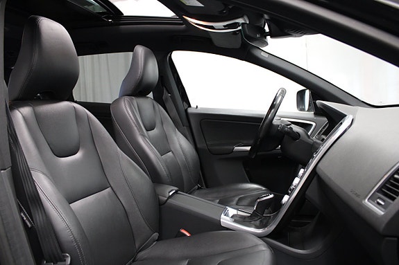 Volvo XC60 15 of 30