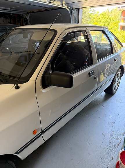 Ford Sierra 8 of 11
