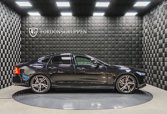 Volvo S90 10 of 27