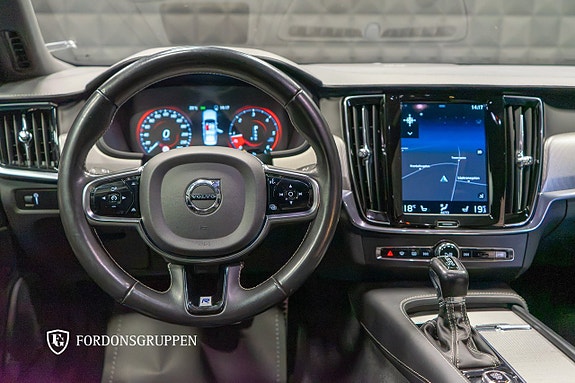 Volvo S90 18 of 27