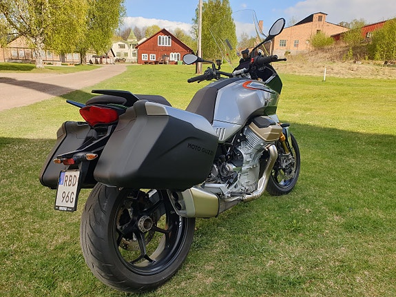 Moto Guzzi V100 Mandello S 4 of 4